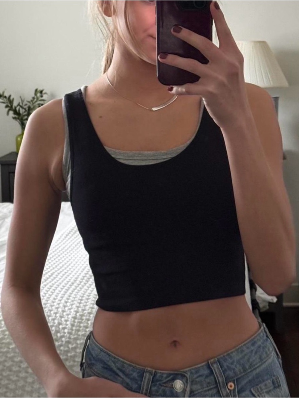 women’s black workout top